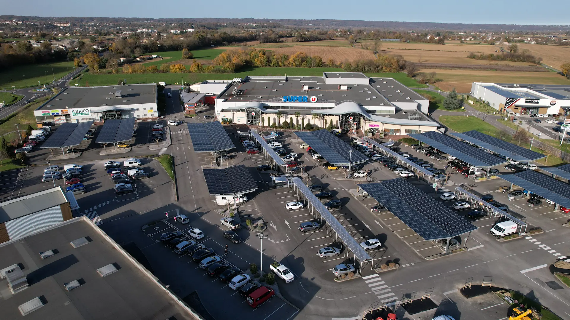 Des ombrières de parking solaires pour couvrir le Super U de Huos (31)