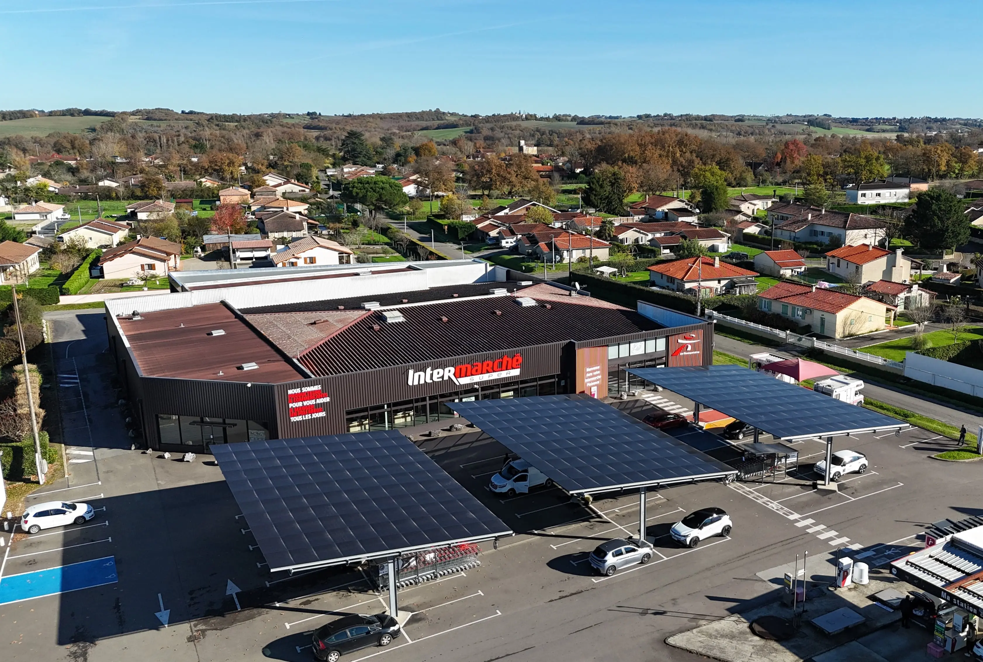 Ombrières Monopentes sur l'Intermarché de Plaisance du Gers (32)