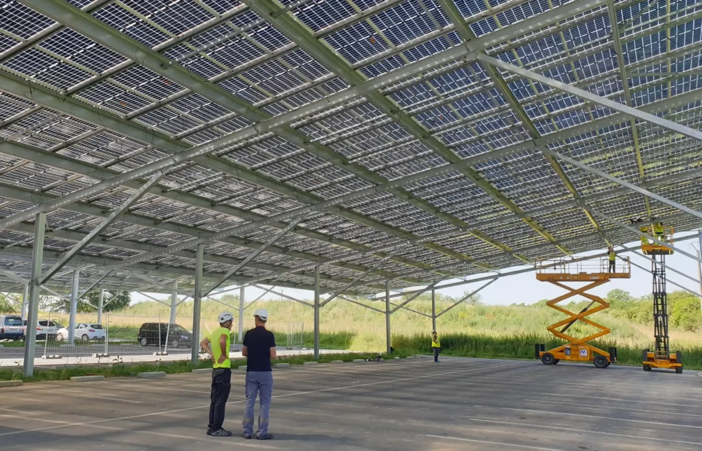 Installation des ombrières Developp'Sun