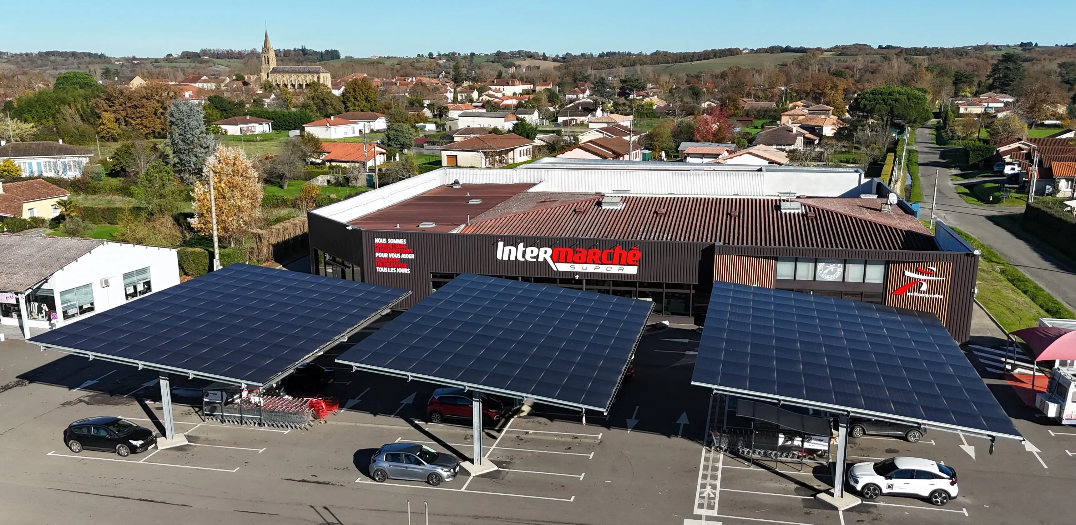 Ombrières Monopentes sur l'Intermarché de Plaisance du Gers (32)
