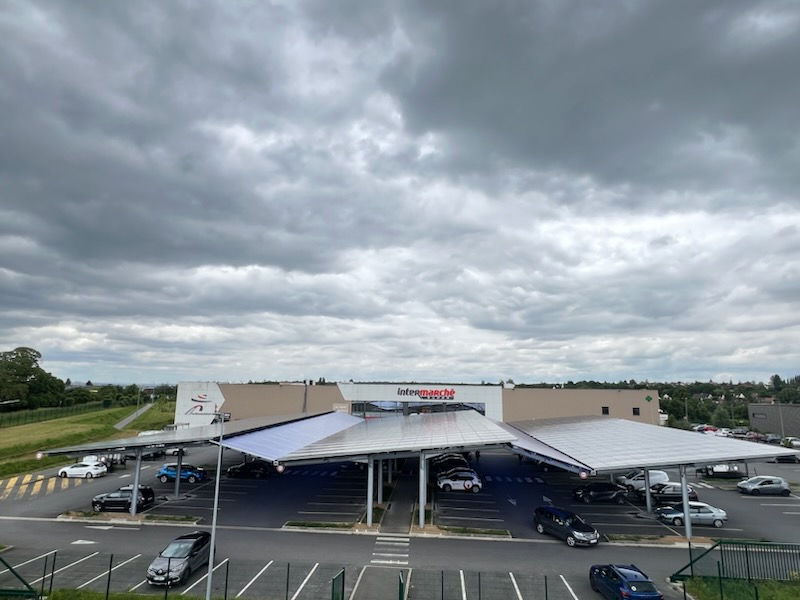 Inauguration des ombrières solaires Developp'Sun sur le parking du Intermarché